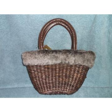 BATH AND BODY WORKS BROWN STRAW BAG WITH FAUX FUR TRIM NEW WITH TAG