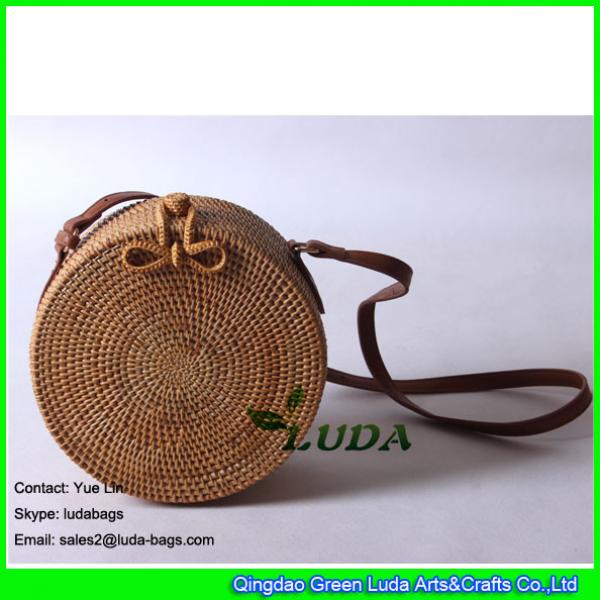 LDTT-037 Fashion natural ata bag hand woven round women beach straw bali bag #1 image